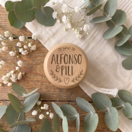 Yoyós de madera personalizados para boda, Alegría Estudio.
