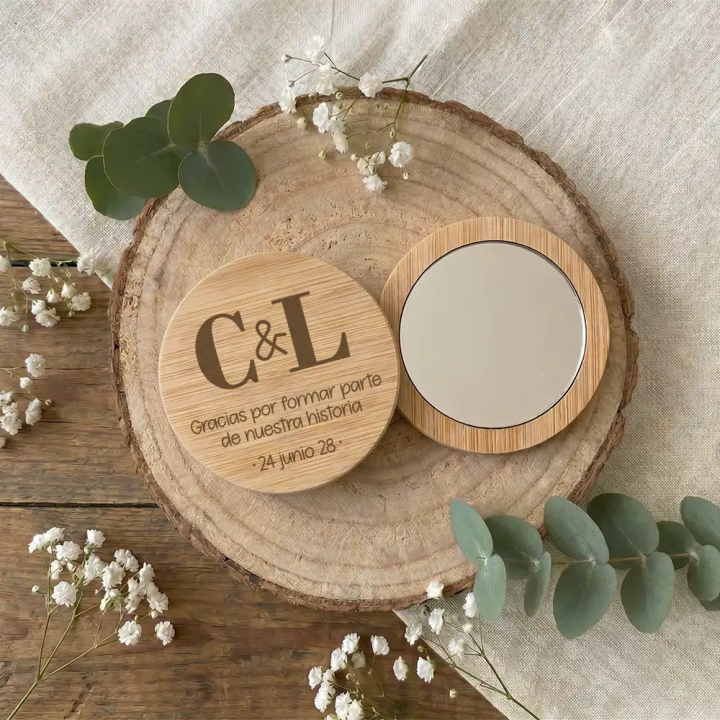 Recuerdo de boda útil y práctico espejo de madera, Alegría Estudio