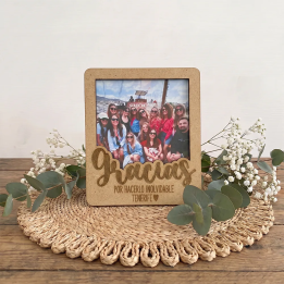 Marco de madera rústico tipo polaroid con palabra Gracias para regalo de boda, Alegría Estudio