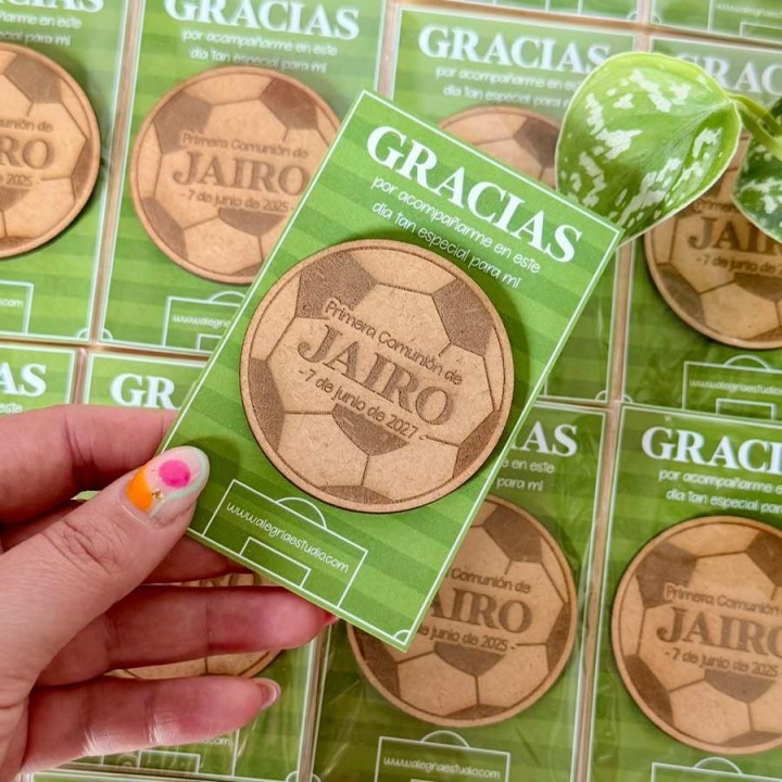 Imán Madera Balón Fútbol Comunión | Alegría Estudio