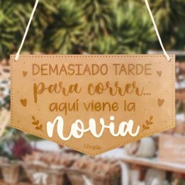 Placa aquí viene la novia, placa boda novia, placa de madera novia, Alegría Estudio